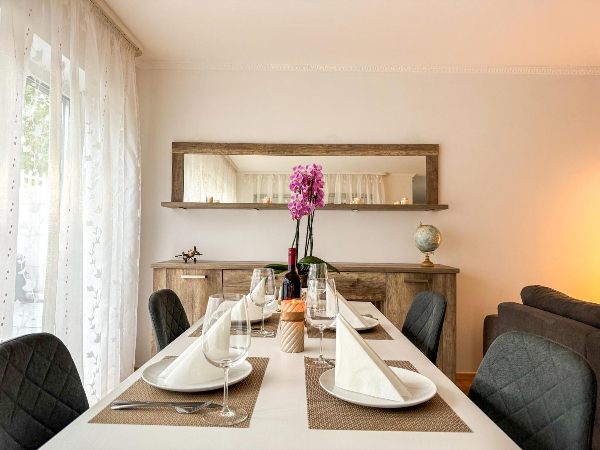 Modern Und Lichtdurchflutet - Ferienwohnung Mit Terrasse Fachbach Exteriér fotografie